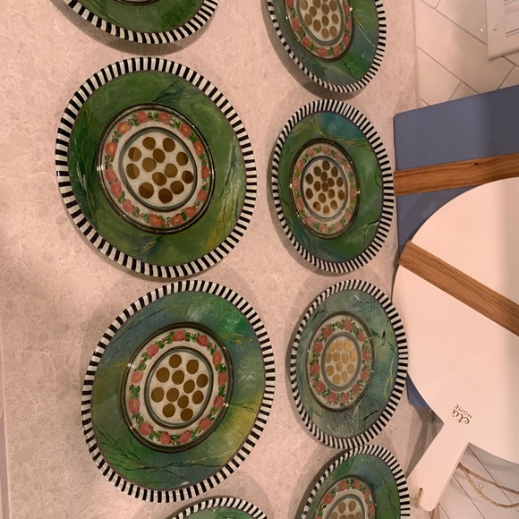 Mackenzie Child plates. - Picture 2 of 3